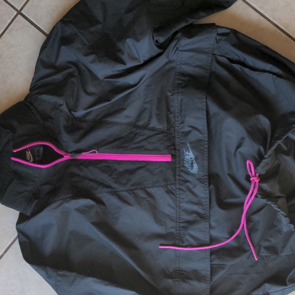 Nike winder-breaker